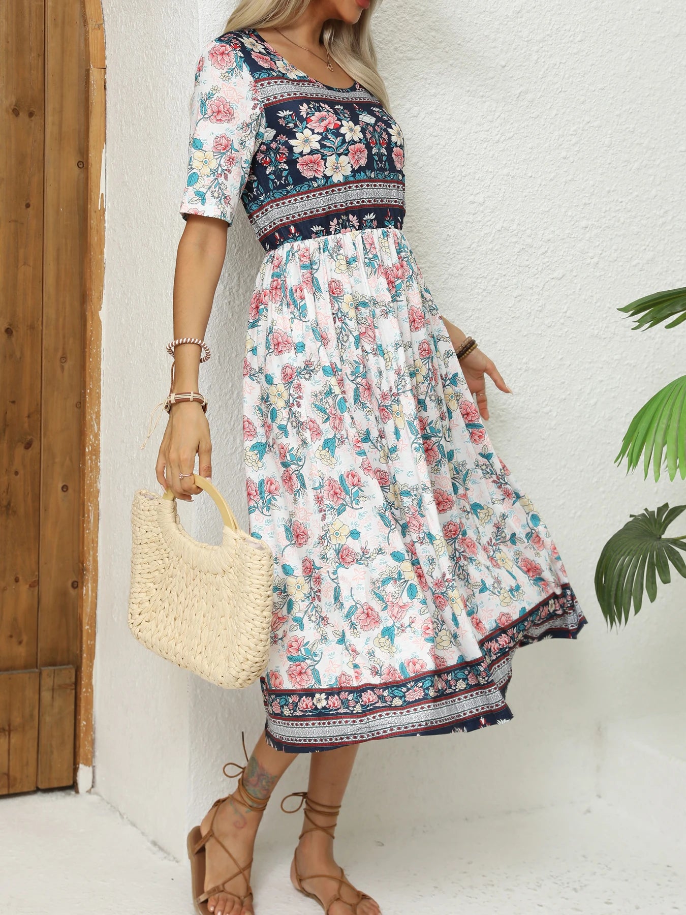 Robe Mi Longue Blanche a Fleurs – Image 2