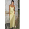 Longue robe à bretelles en satin jaune citron dos nu