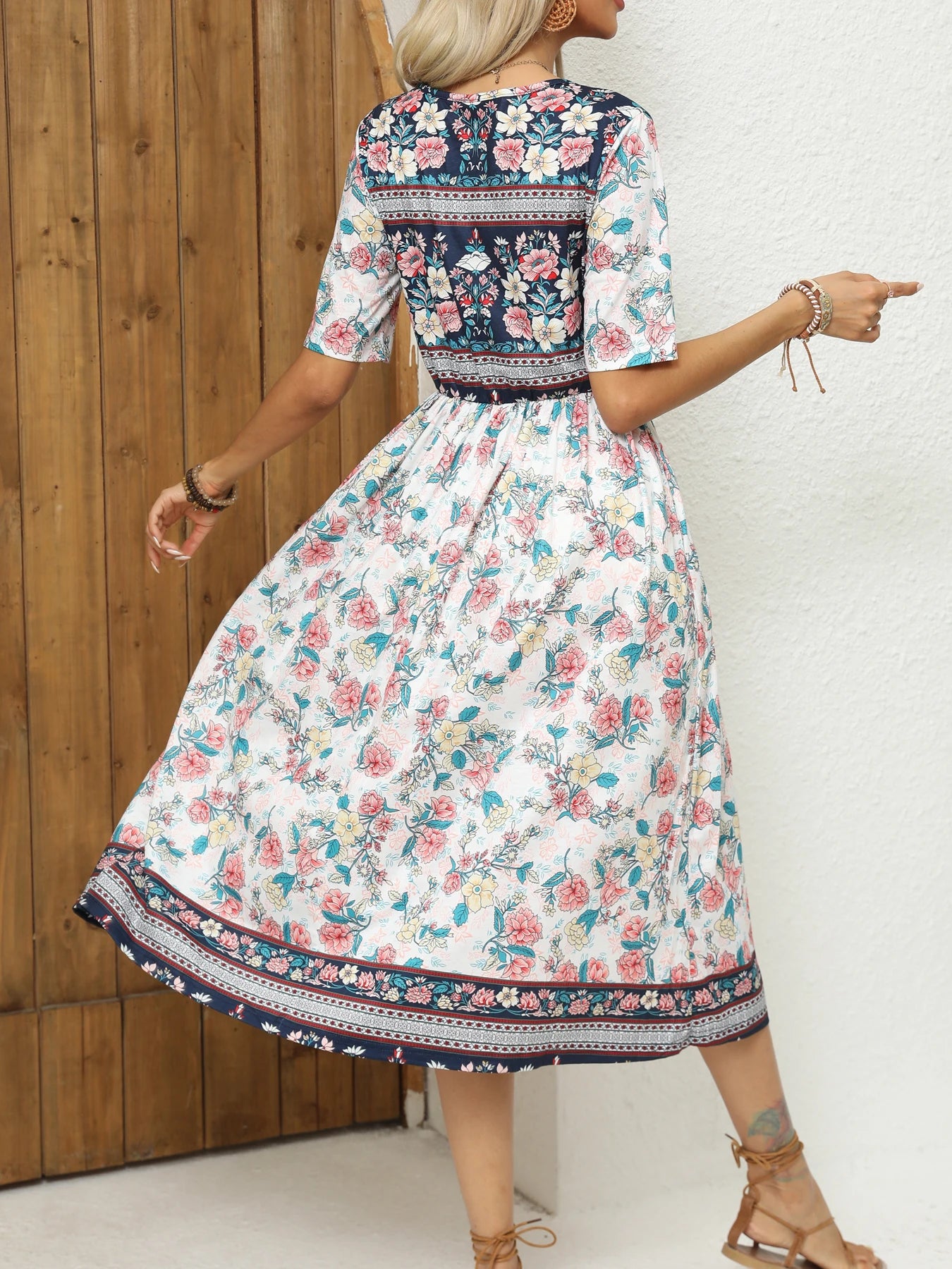Robe Mi Longue Blanche a Fleurs – Image 3